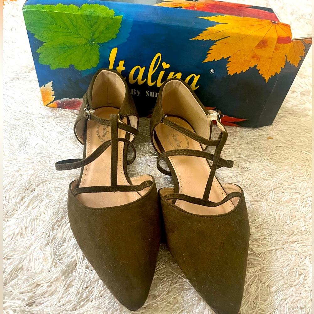 Woman flats